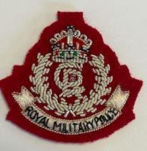 Picture of Beret Badge - RMP - Officers - Red B/G - Sil Cut - Tudor Crown