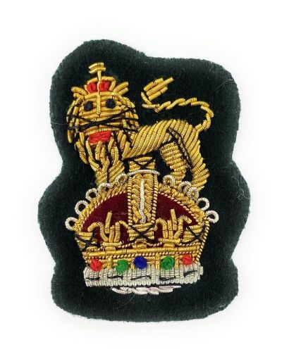Picture of Beret Badge - Staff Officer - Rifle Green Ground - Tudor Crown